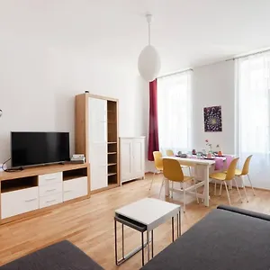  Apartment Raffaelgasse