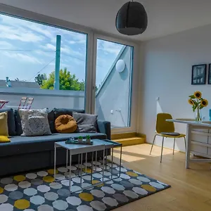  Apartment Maureen Lovely 2 Bedroom Unit With Community Pool