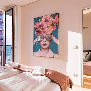  Apartment Triiiple Tower Dream With Rooftop-summer-pool
