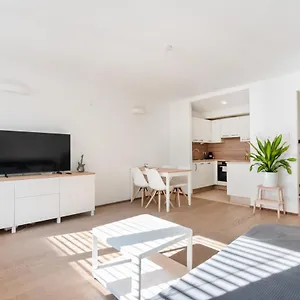 Apartment Immersed Into Vienna's Life And Yet A Retreat, Minimum 30 Nights