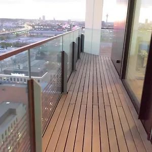Apartment Triiiple Level 21 Mit Balkon Und Tiefgarage, Wien