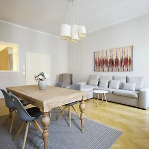 Apartment Heymi Karlsplatz, Wien