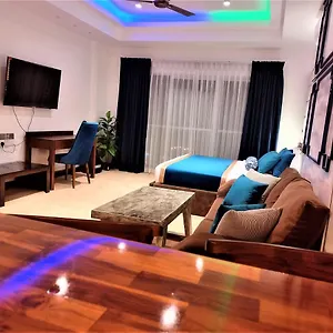 https://ocean-front-condo-by-lake-infinity.kandyhotelsnow.com