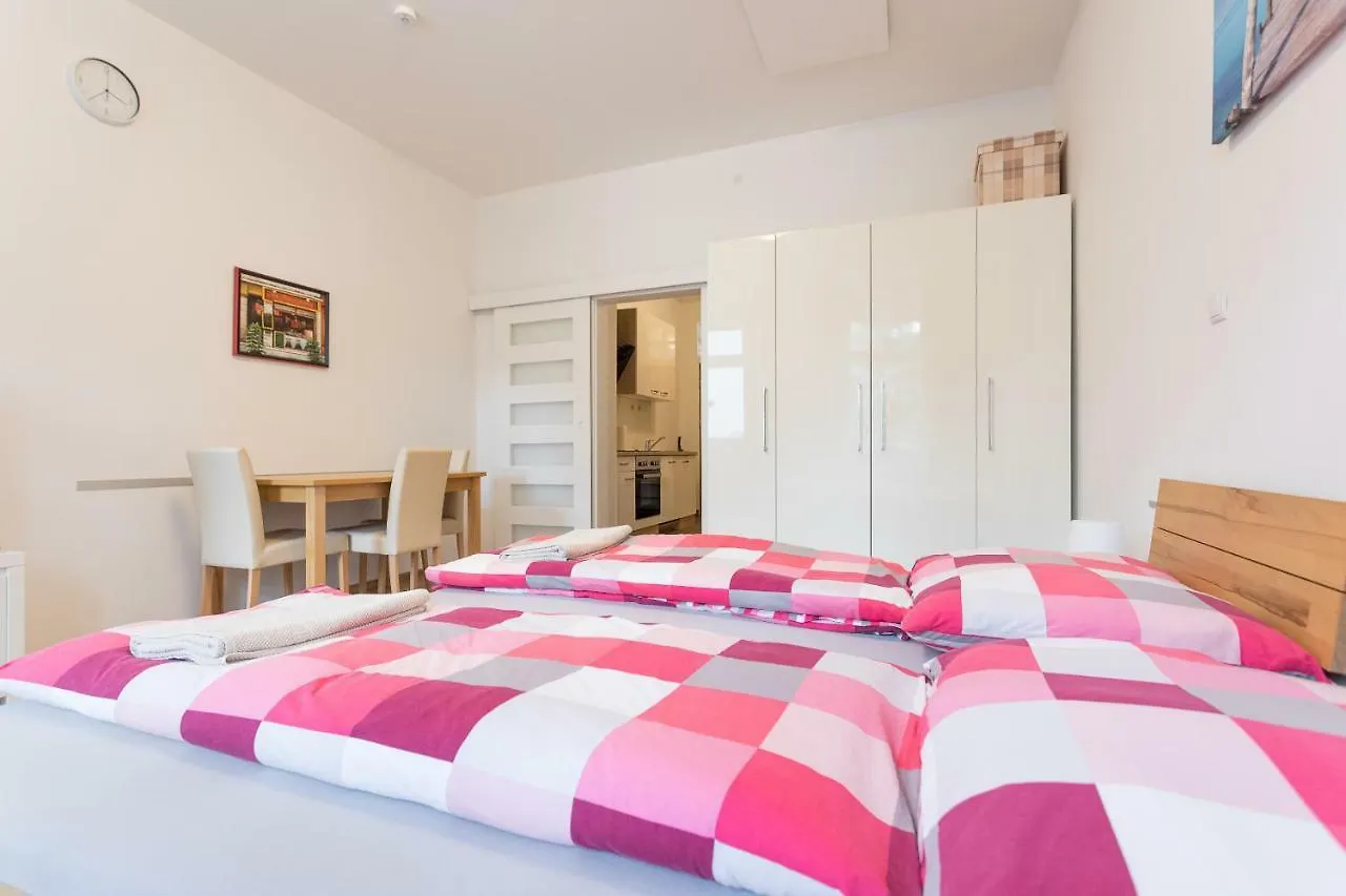 Vienna Smile Apartment Schoenbrunn 0*,  Ausztria